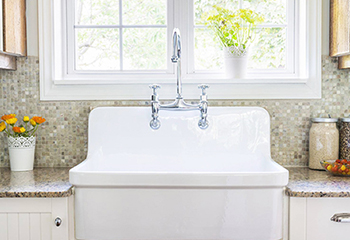 White farmhouse sink installed in Rochester, MN 55901